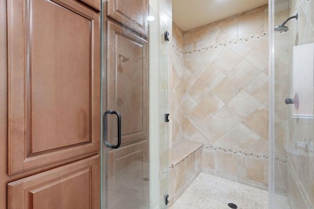 126 E Cove View Trail, The Woodlands, TX 77389