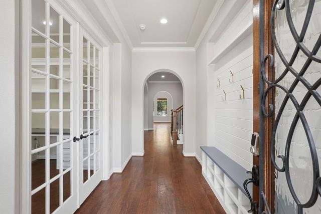 126 E Cove View Trail, The Woodlands, TX 77389