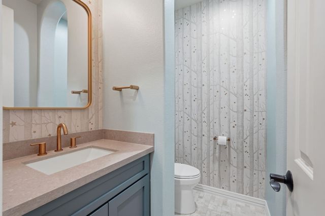 126 E Cove View Trail, The Woodlands, TX 77389