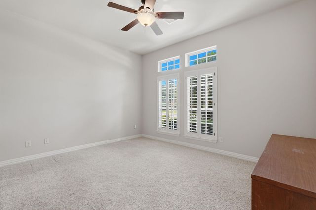 126 E Cove View Trail, The Woodlands, TX 77389