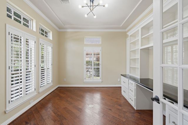 126 E Cove View Trail, The Woodlands, TX 77389