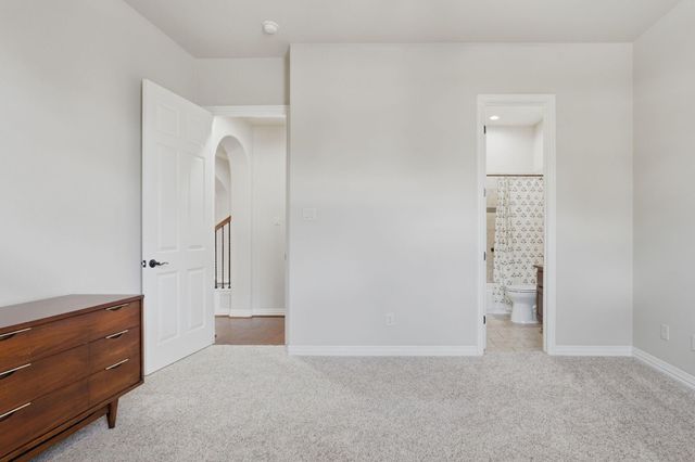 126 E Cove View Trail, The Woodlands, TX 77389