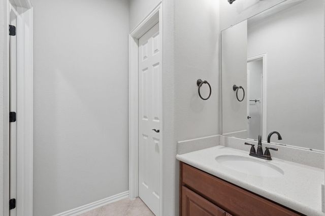 126 E Cove View Trail, The Woodlands, TX 77389