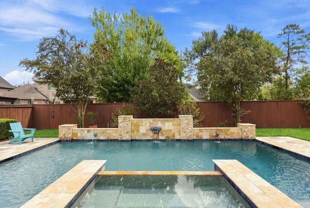 126 E Cove View Trail, The Woodlands, TX 77389