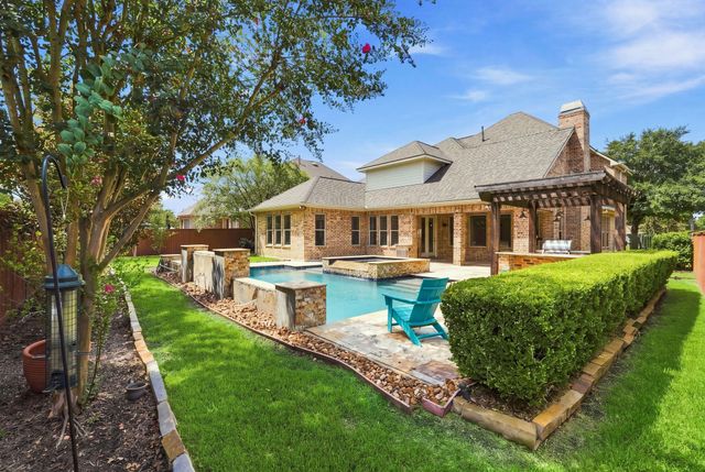 126 E Cove View Trail, The Woodlands, TX 77389