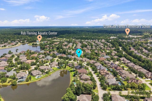 126 E Cove View Trail, The Woodlands, TX 77389