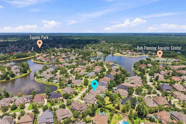 126 E Cove View Trail, The Woodlands, TX 77389