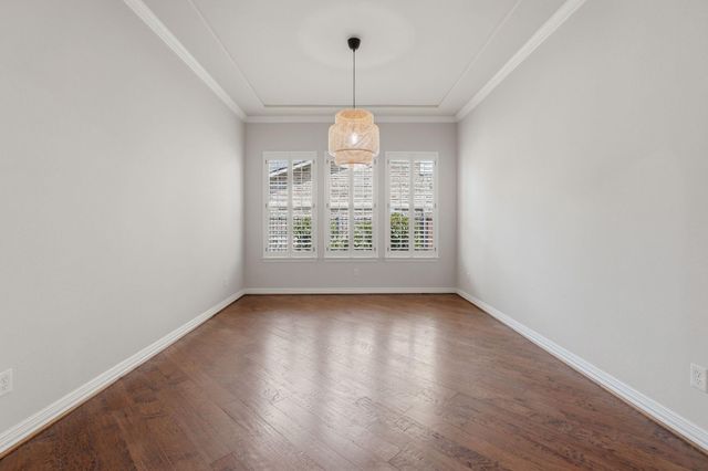 126 E Cove View Trail, The Woodlands, TX 77389