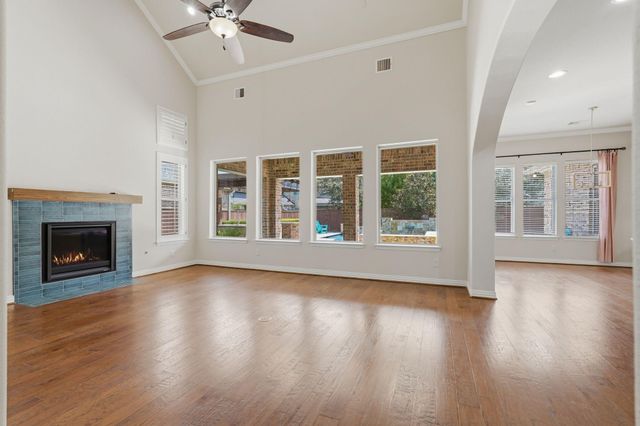 126 E Cove View Trail, The Woodlands, TX 77389