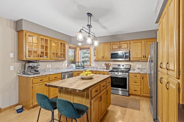 6224 Glacier Drive, North Branch, MN 55056
