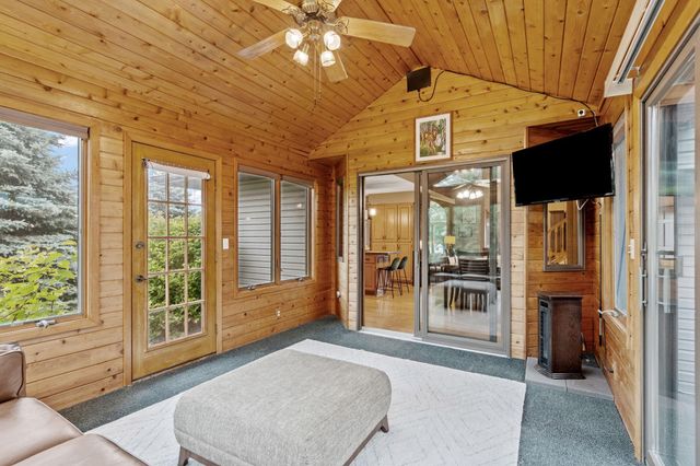 6224 Glacier Drive, North Branch, MN 55056