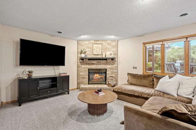 6224 Glacier Drive, North Branch, MN 55056