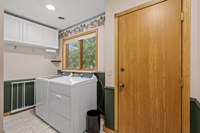 6224 Glacier Drive, North Branch, MN 55056