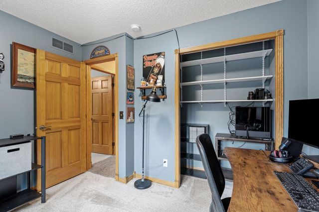 6224 Glacier Drive, North Branch, MN 55056