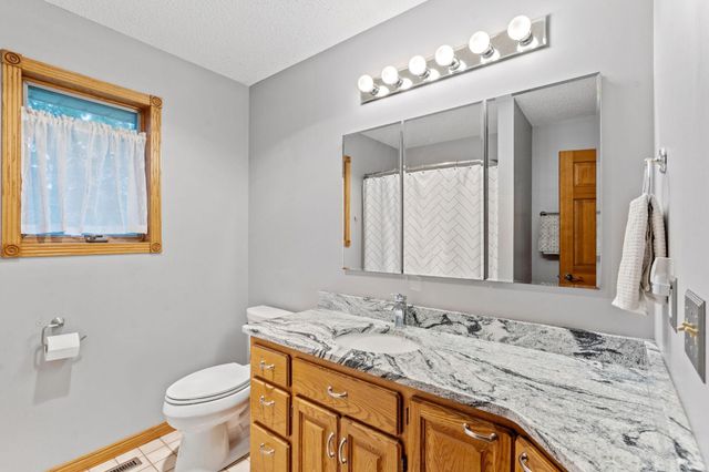 6224 Glacier Drive, North Branch, MN 55056