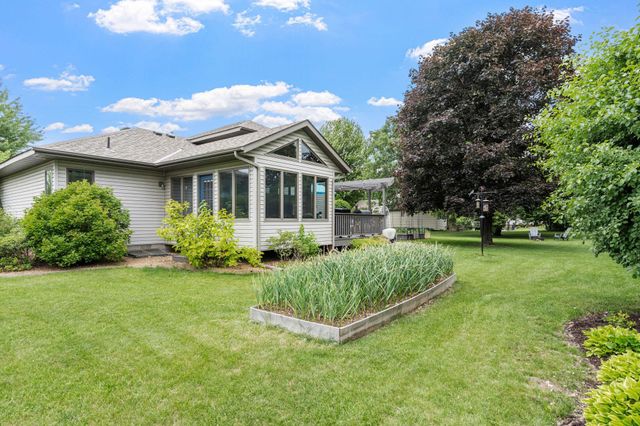 6224 Glacier Drive, North Branch, MN 55056