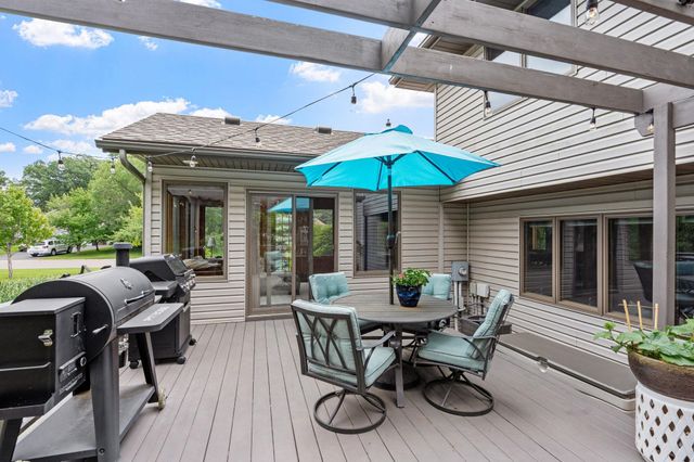6224 Glacier Drive, North Branch, MN 55056