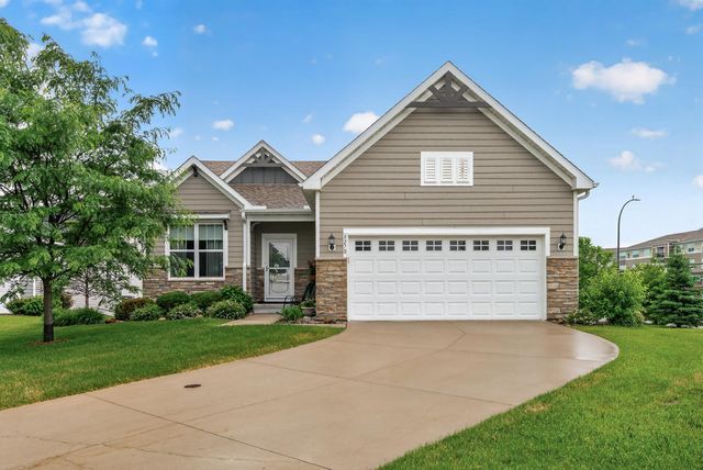 8270 Oakview Court N, Maple Grove, MN 55369