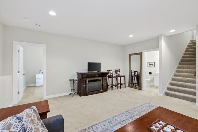 8270 Oakview Court N, Maple Grove, MN 55369