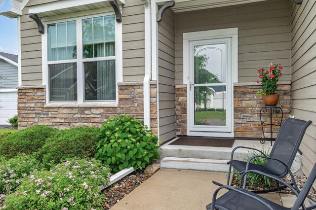 8270 Oakview Court N, Maple Grove, MN 55369
