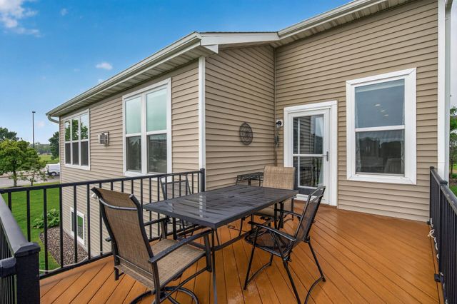 8270 Oakview Court N, Maple Grove, MN 55369