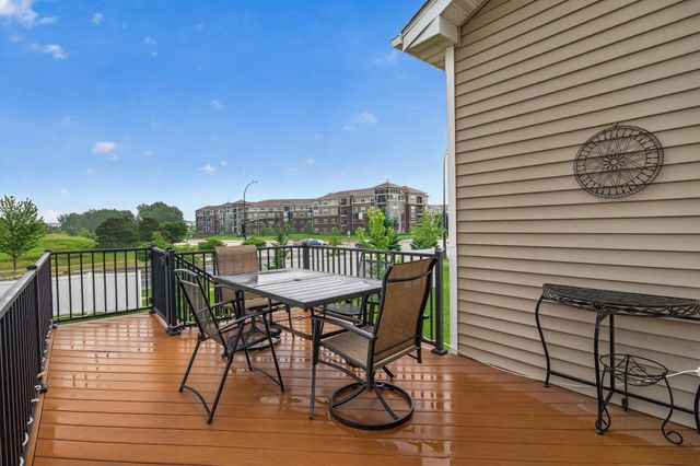 8270 Oakview Court N, Maple Grove, MN 55369