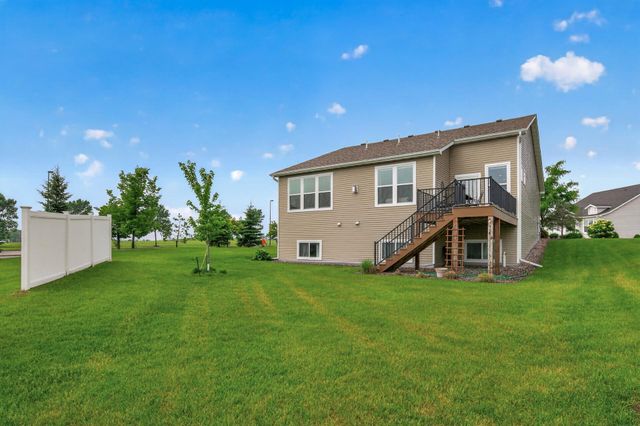 8270 Oakview Court N, Maple Grove, MN 55369