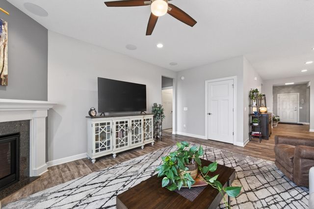 8270 Oakview Court N, Maple Grove, MN 55369