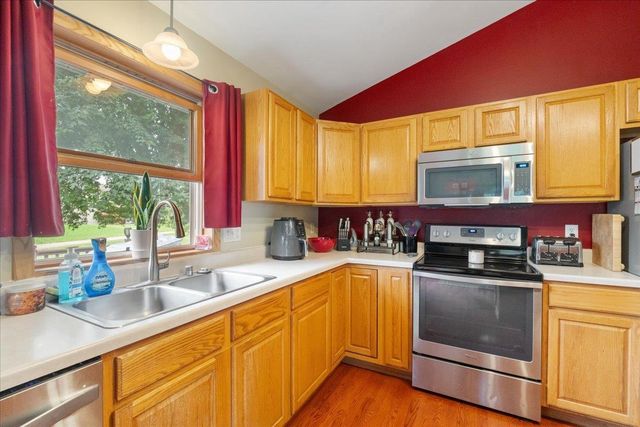 1171 Carriage Drive, Sun Prairie, WI 53590