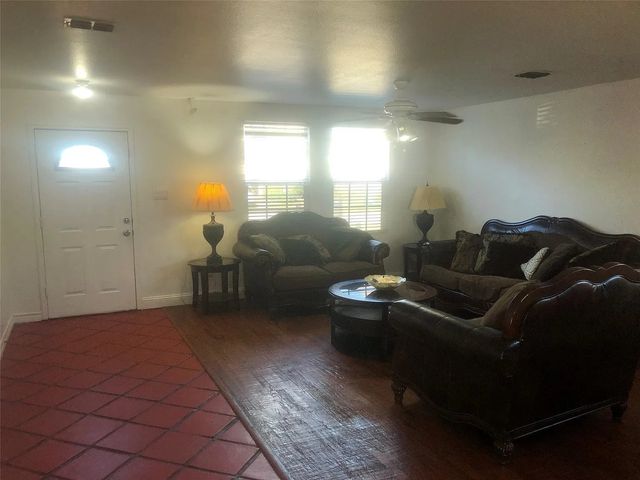 4309 Mayberry Lane, Fort Worth, TX 76123