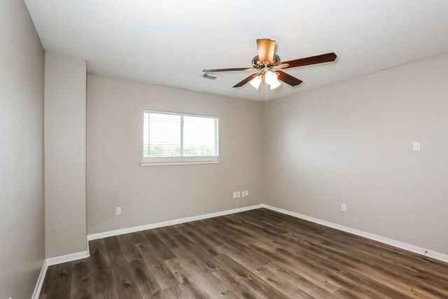 5415 Espuela Lane, Baytown, TX 77521