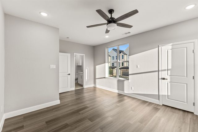 825 Premier Parkway, Grand Prairie, TX 75051