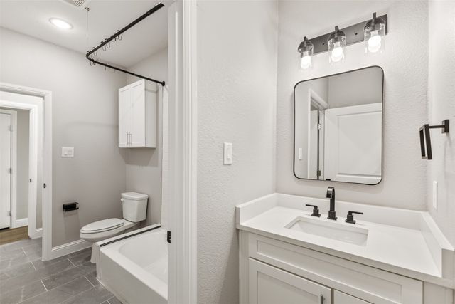 825 Premier Parkway, Grand Prairie, TX 75051