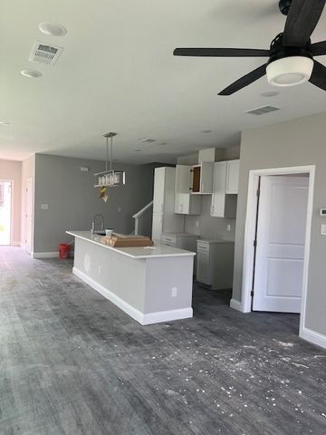 825 Premier Parkway, Grand Prairie, TX 75051