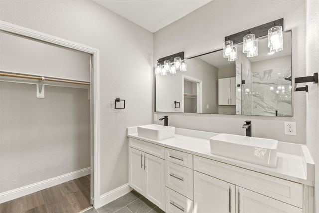 825 Premier Parkway, Grand Prairie, TX 75051