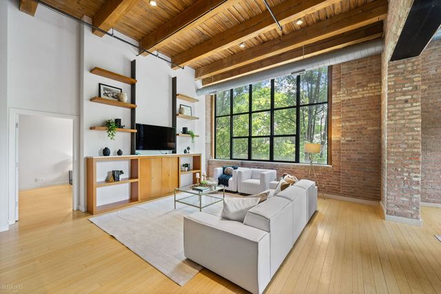 1750 N WOLCOTT Avenue 201, Chicago, IL 60622