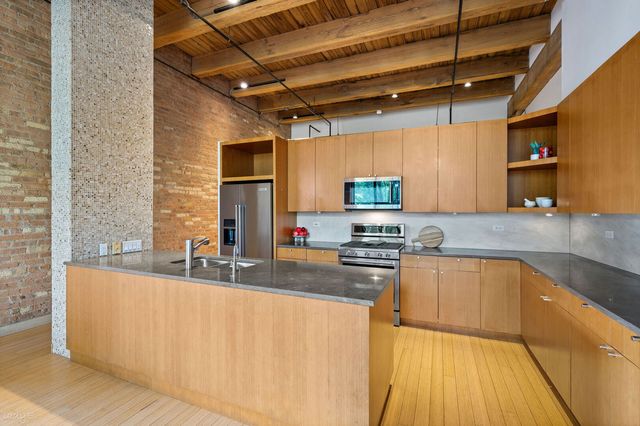 1750 N WOLCOTT Avenue 201, Chicago, IL 60622