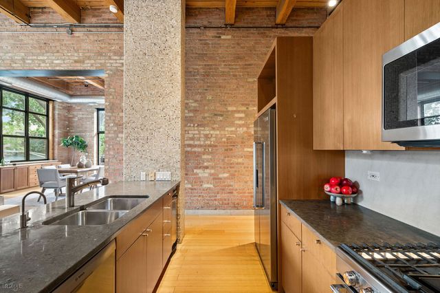 1750 N WOLCOTT Avenue 201, Chicago, IL 60622
