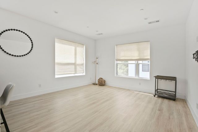 2614 N Carroll Avenue 101, Dallas, TX 75204