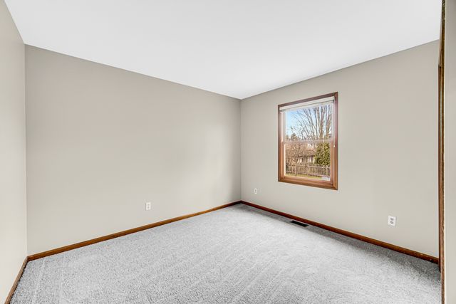 2420 Harbor Court, Aurora, IL 60504