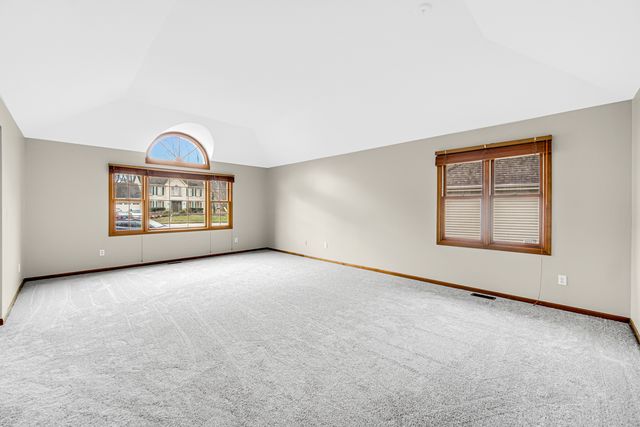 2420 Harbor Court, Aurora, IL 60504