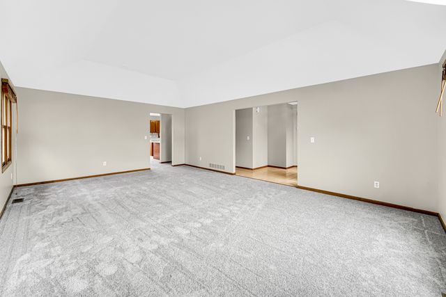 2420 Harbor Court, Aurora, IL 60504