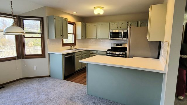 2420 Harbor Court, Aurora, IL 60504