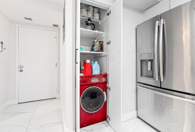 3909 N Ocean Boulevard 102, Fort Lauderdale, FL 33308