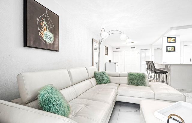 3909 N Ocean Boulevard 102, Fort Lauderdale, FL 33308