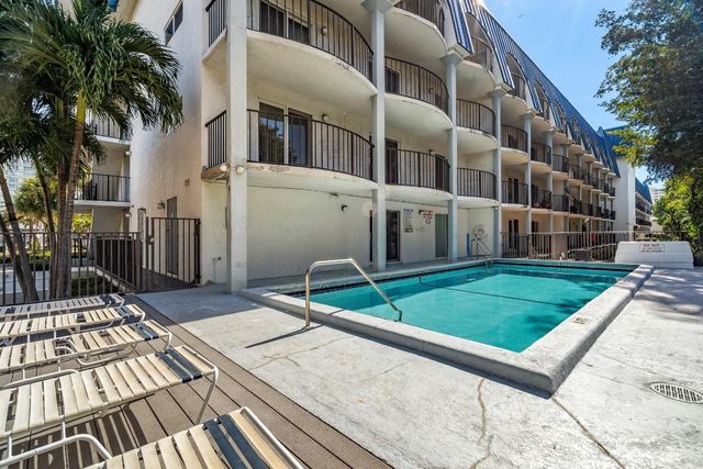 3909 N Ocean Boulevard 102, Fort Lauderdale, FL 33308