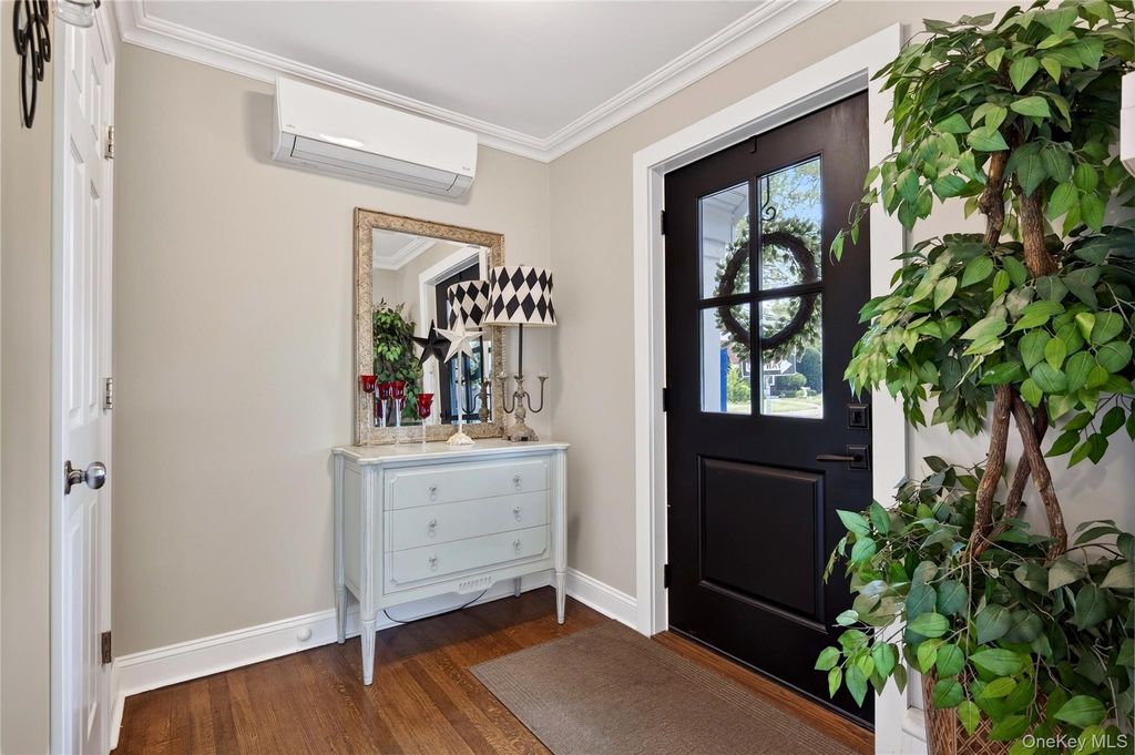 236 Lewis Avenue, Westbury, NY 11590 — photo 3