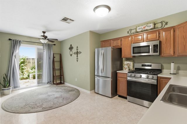 3418 Creek Manor Drive, Houston, TX 77339