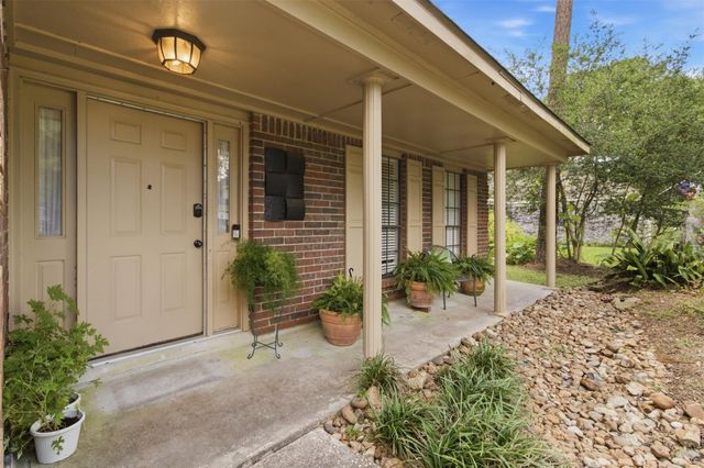3418 Creek Manor Drive, Houston, TX 77339