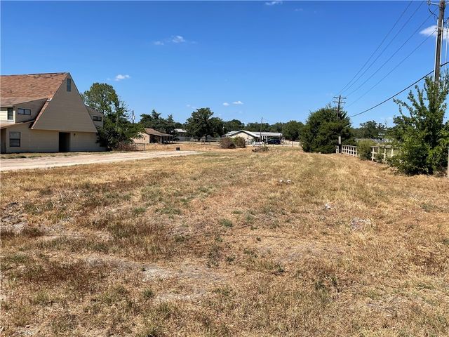 5900 Leonard Road, Bryan, TX 77807